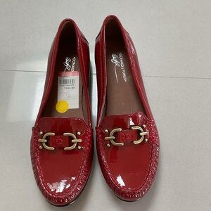 Donald Pilner Red Loafers with Sleek Design and Comfort Fit Size 7.5 NWT